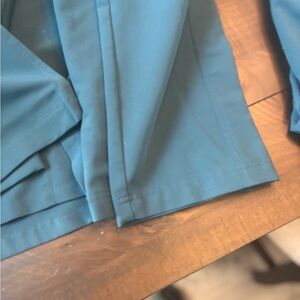 Men's Carribean blue FIGS scrubs.  jogger (large ). straight leg (large).Tops XL